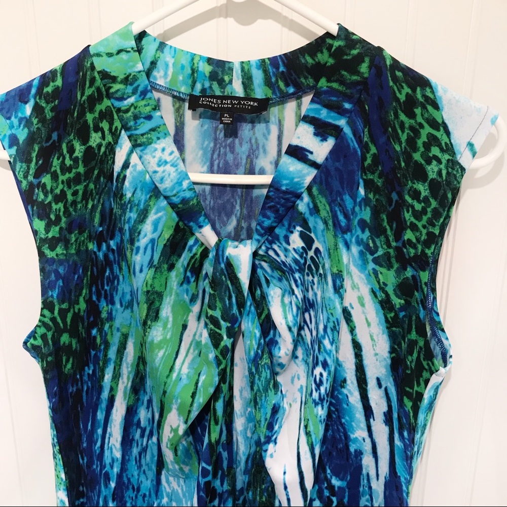 Jones New York Petite Blue/White Sleeveless Top